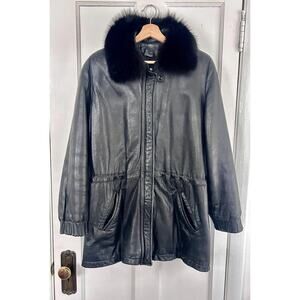 90s Vintage Women’s Black Leather Jacket Size M with Fur Trim Collar